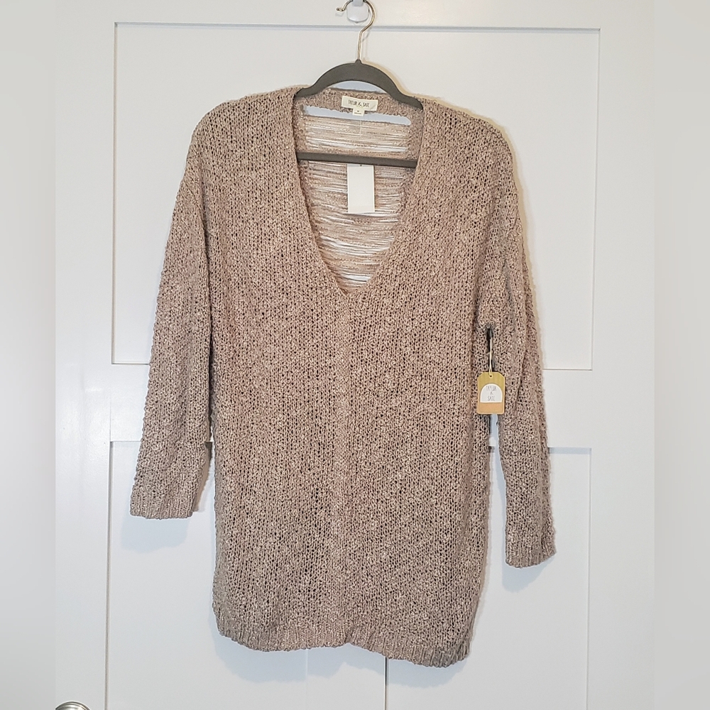Taylor & Sage V Neck Pullover Distressed Back Size Medium Brand New Mauve Tan
